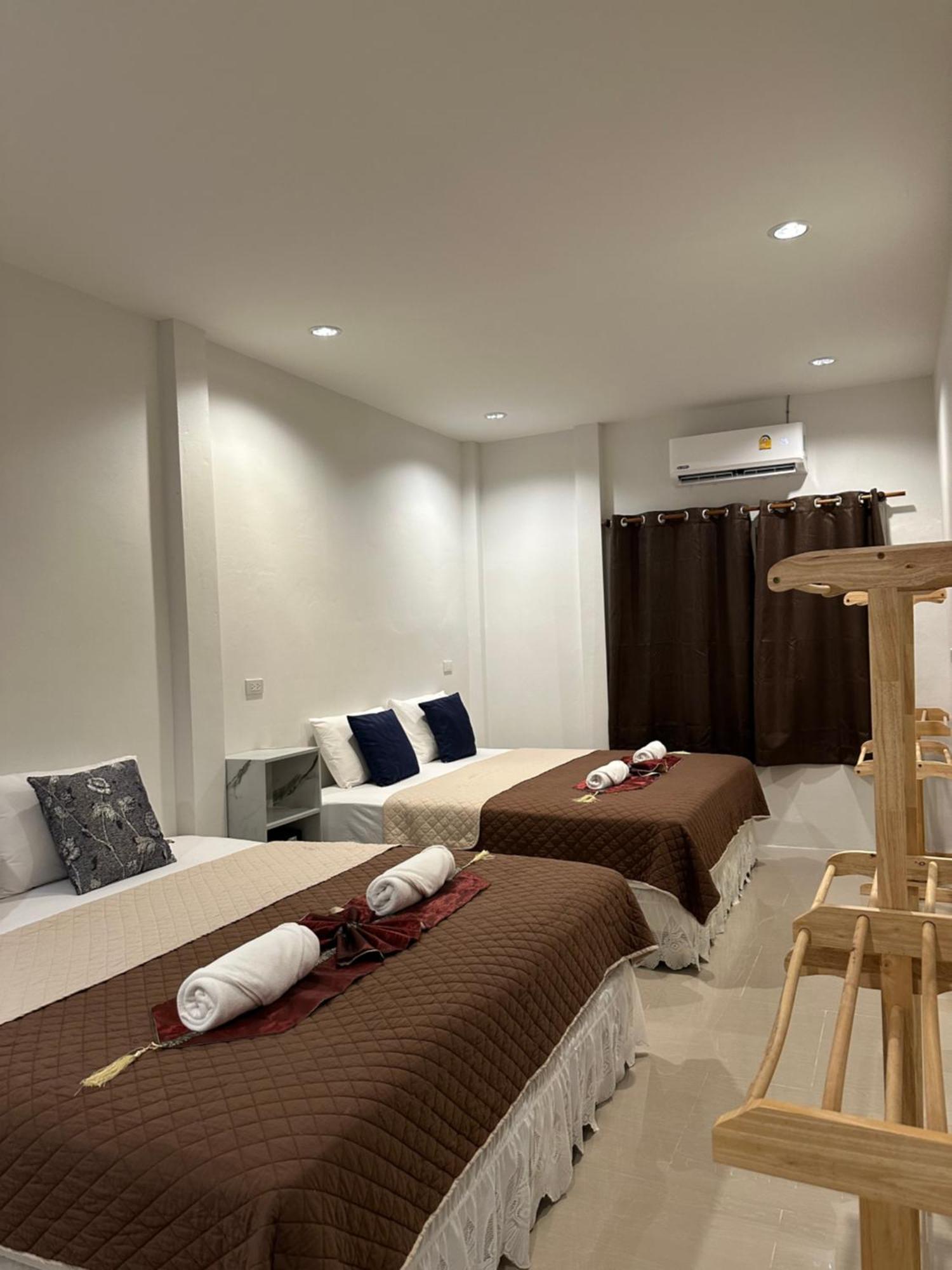 Hotel Suntalee House Nai Yang Beach Esterno foto