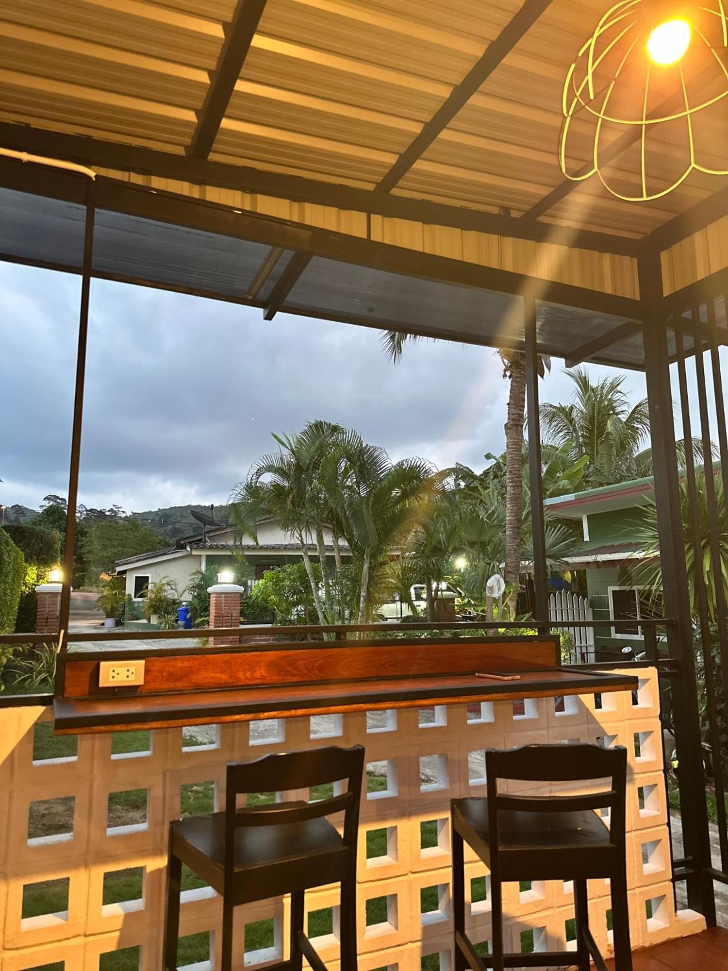 Hotel Suntalee House Nai Yang Beach Esterno foto