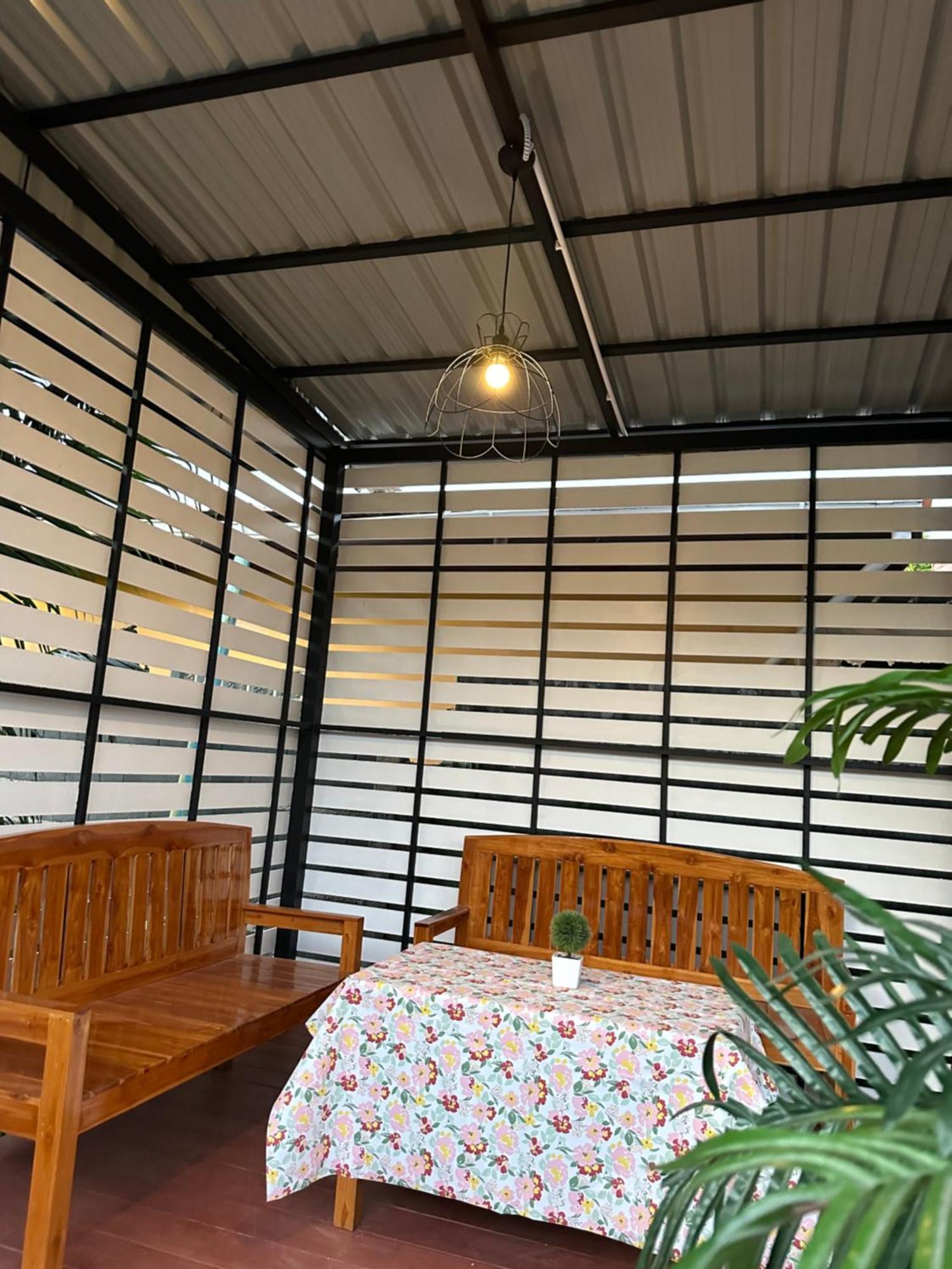 Hotel Suntalee House Nai Yang Beach Esterno foto