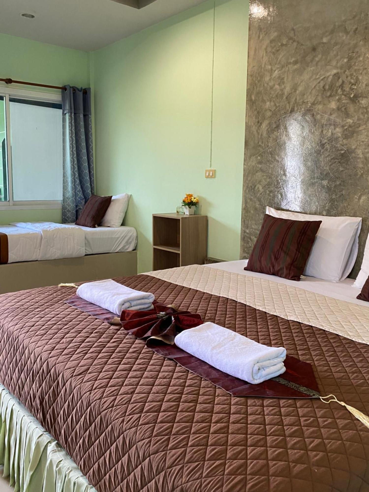 Hotel Suntalee House Nai Yang Beach Esterno foto