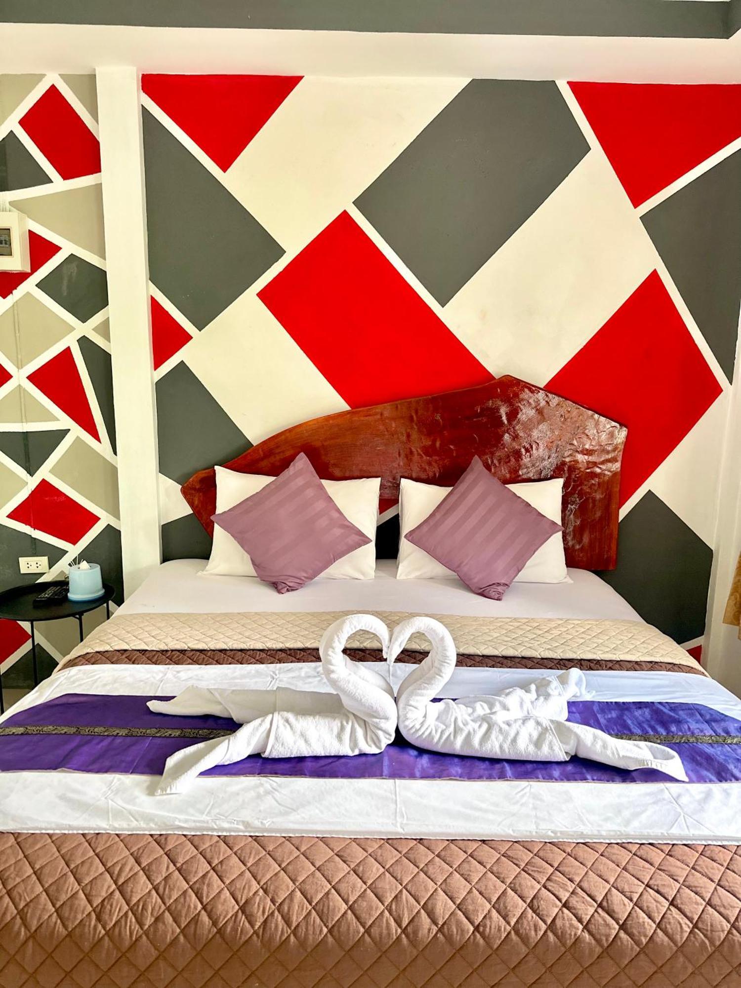 Hotel Suntalee House Nai Yang Beach Esterno foto