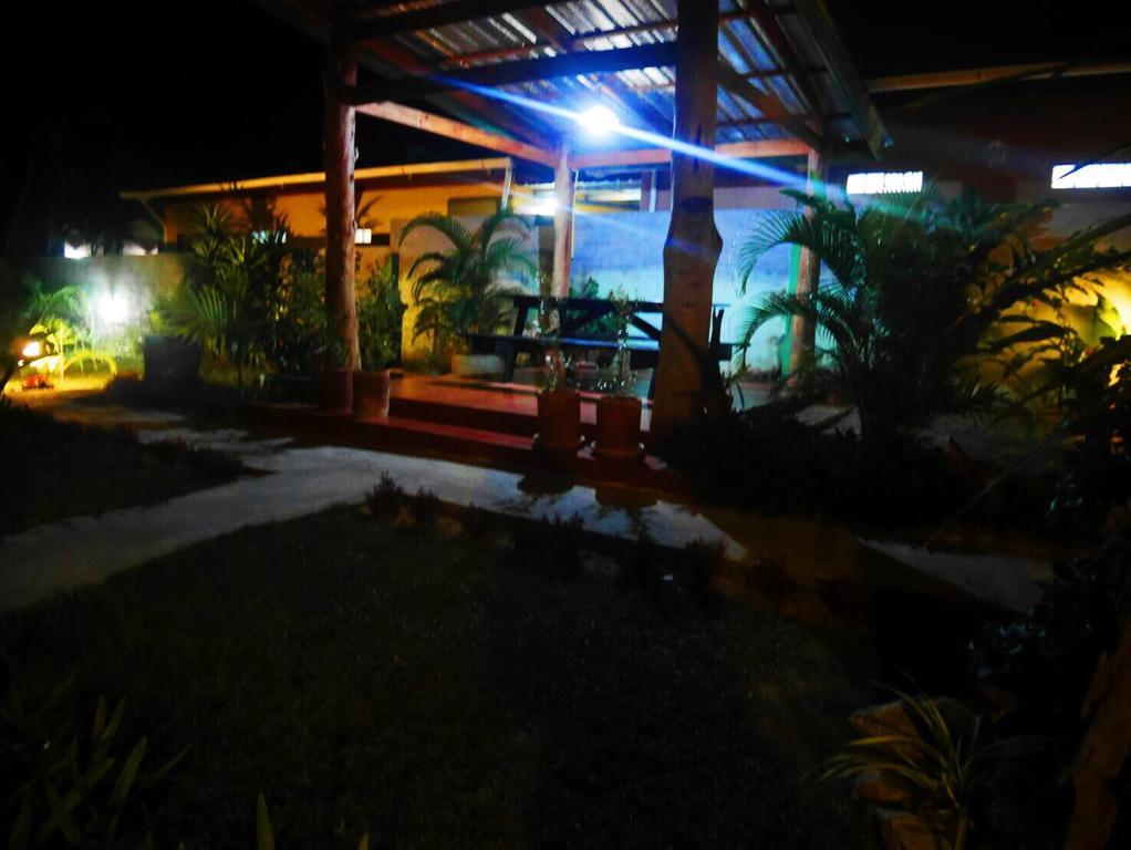 Hotel Suntalee House Nai Yang Beach Esterno foto