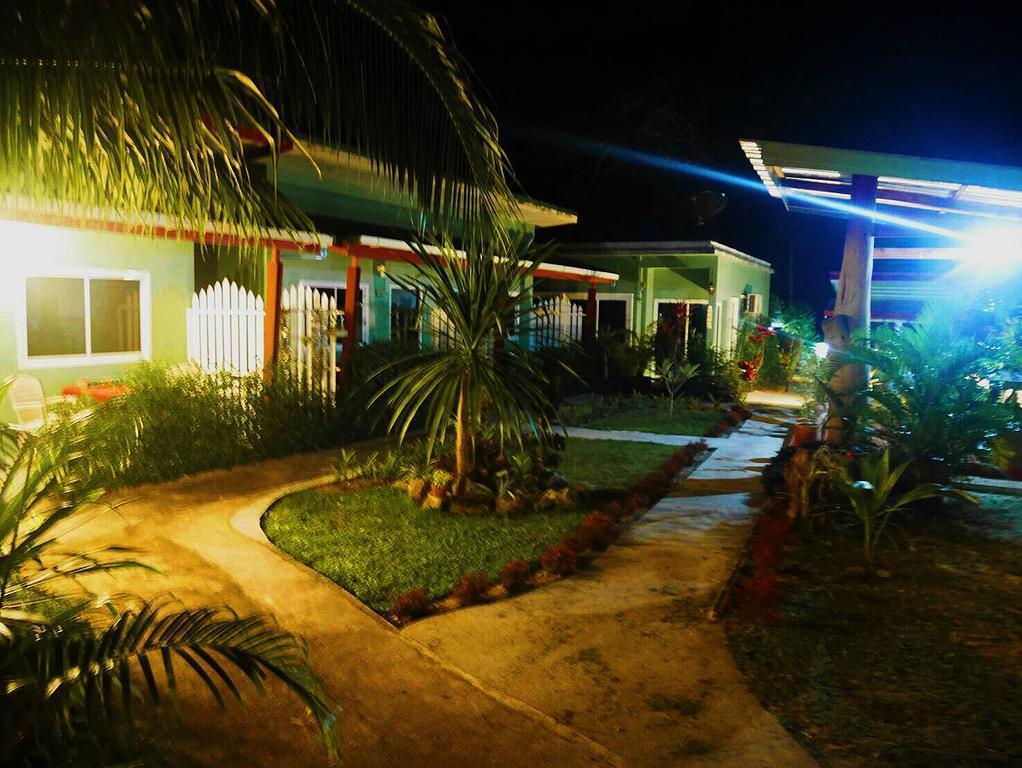 Hotel Suntalee House Nai Yang Beach Esterno foto
